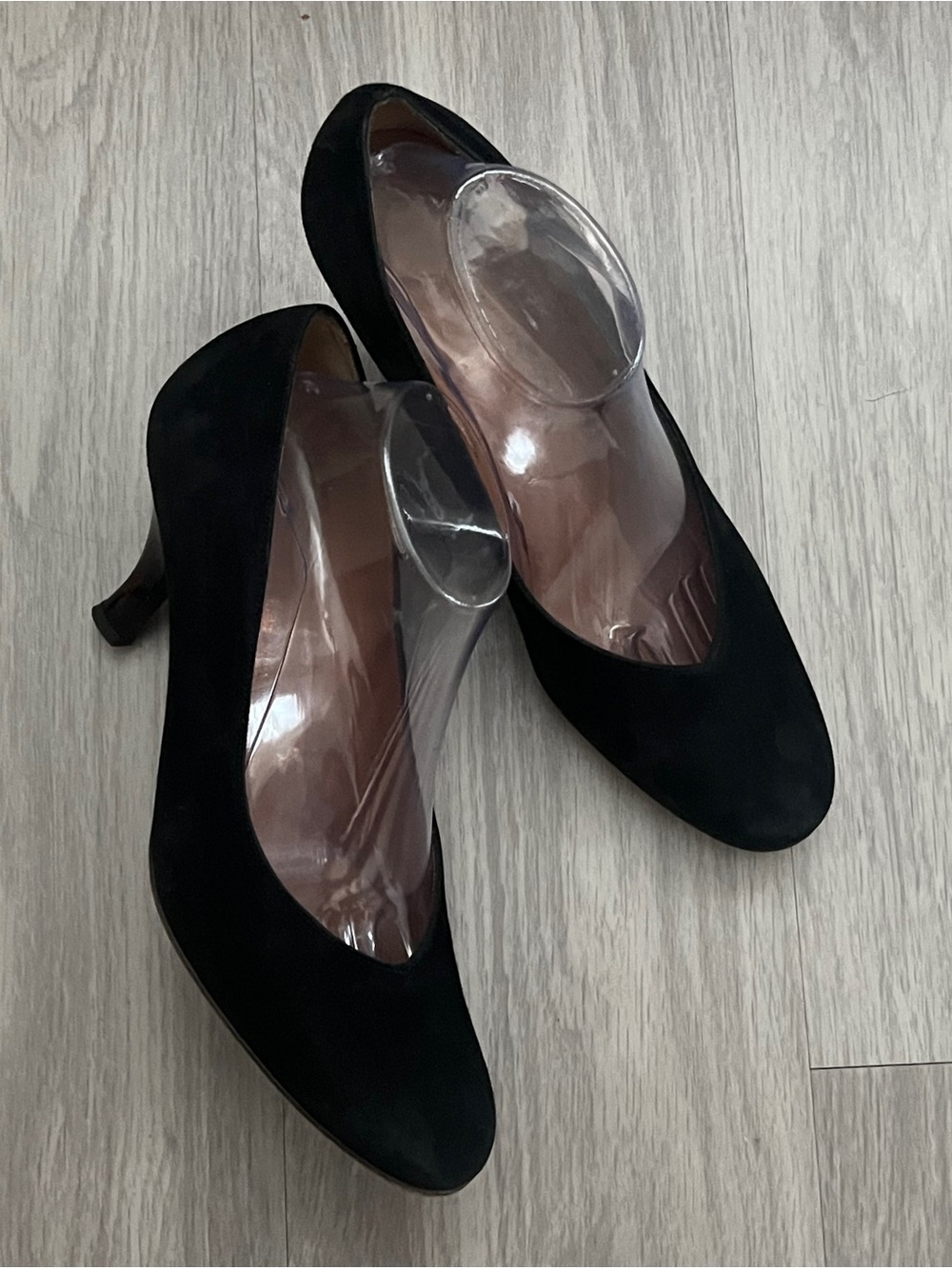 Salvatore Ferragamo Black Suede Round Toe Kitten Heel Pumps Women’s Size 11B